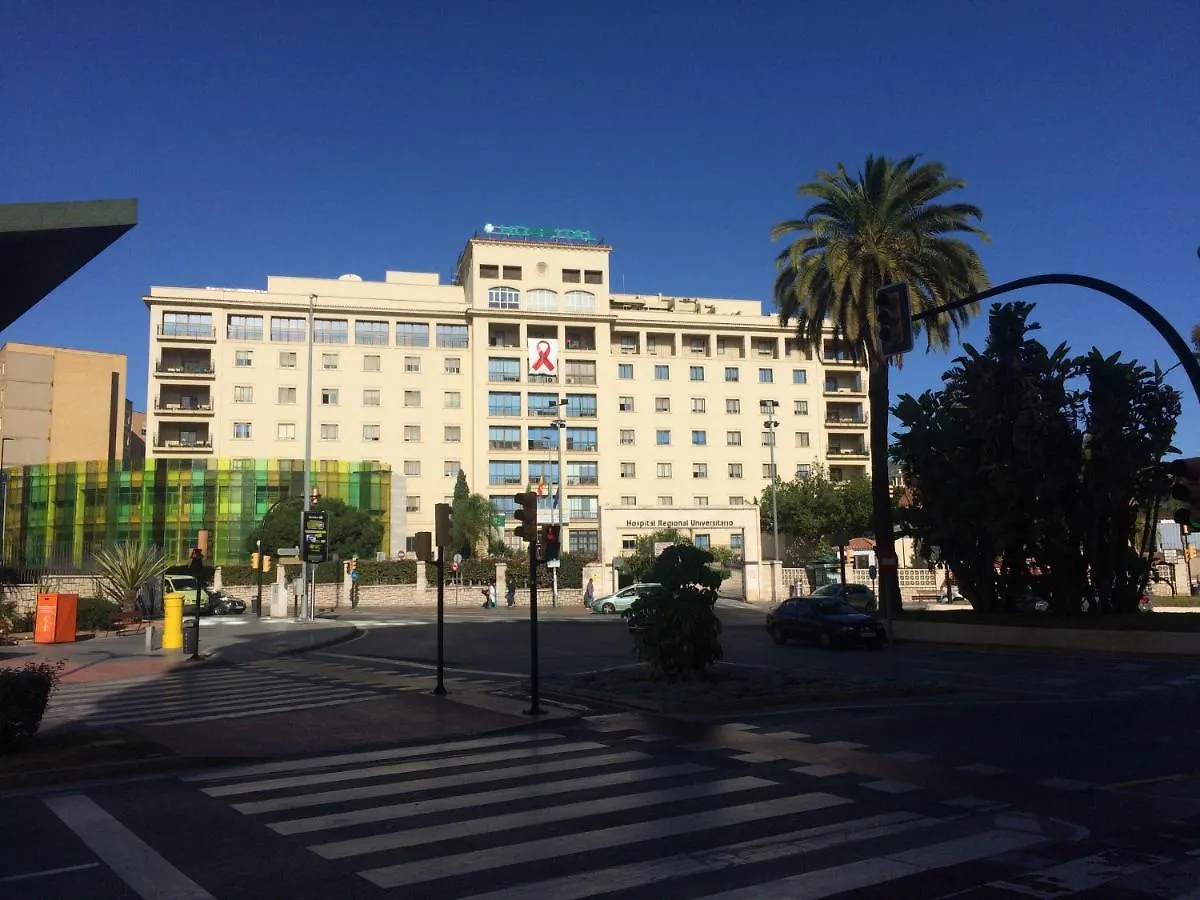 Ferienwohnung Malaga Habitacion En Apartamento Carlos Haya Privatunterkunft